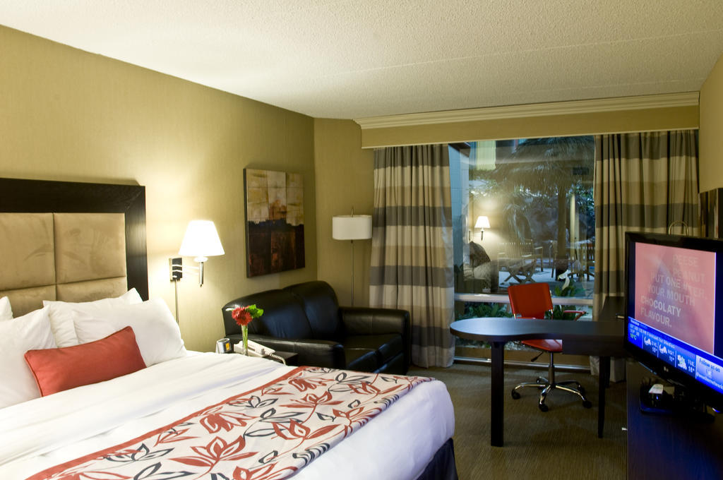 Ramada Plaza Crystal Palace Dieppe Room photo